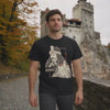Vlad & Bran — Ediția Dark: prezentare video a tricoului negru, cu mâneci fără imprimeu.
